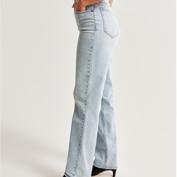 Ultra High Rise 90s Straight Jean  Curve Love A&F | 24\00R - Picture 5 of 10